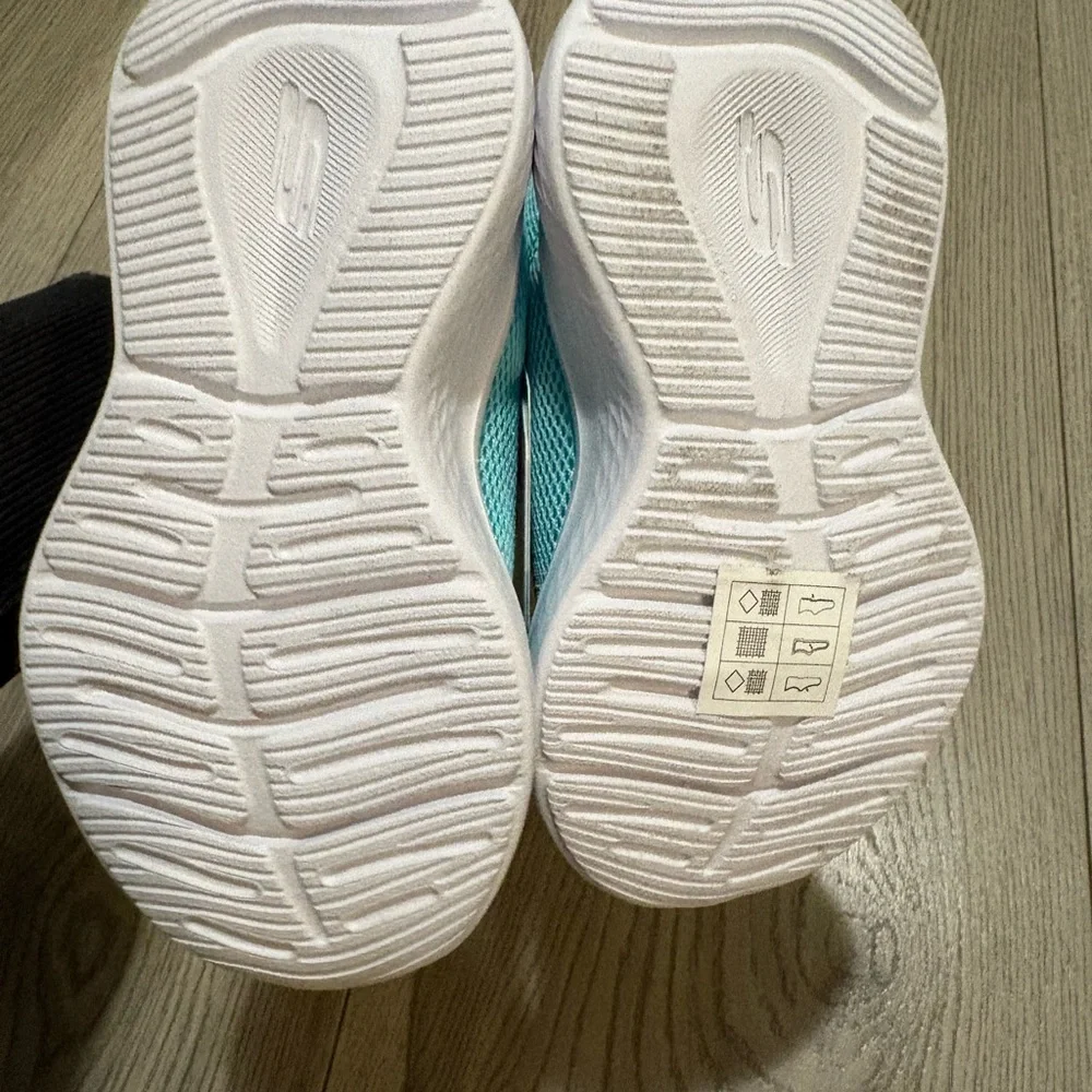 Sketchers Baby Walkers Size 6